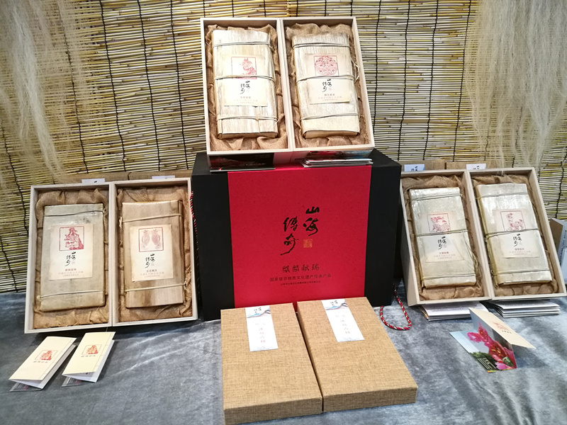 广东汕尾一家文化传播公司结合当地传统舞蹈和瑞兽开发具有收藏价值的古树普洱茶砖。